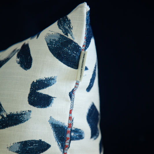 Manor cushion - Paintbrush blue and white