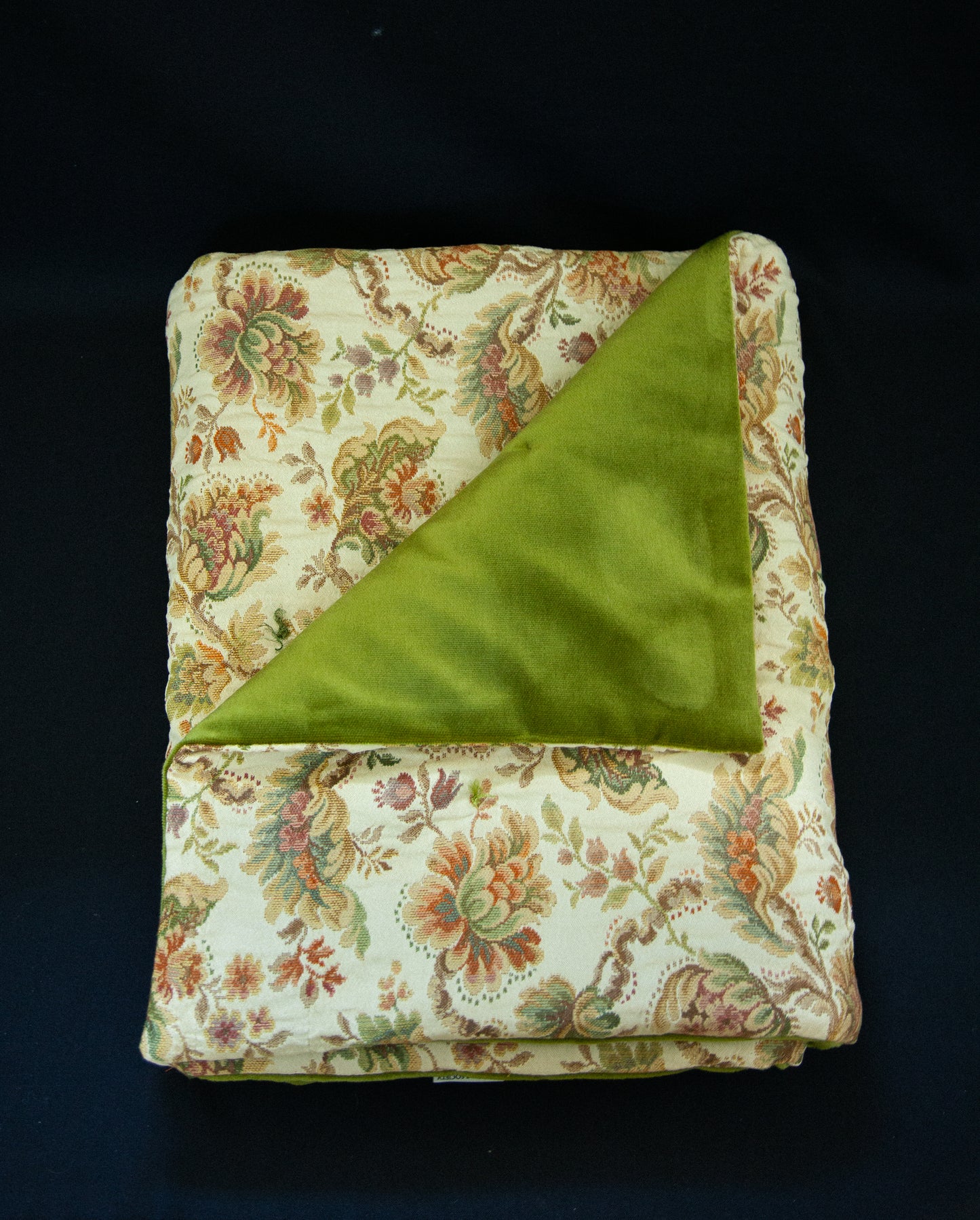The Orangerie throw - Flower & Green velvet