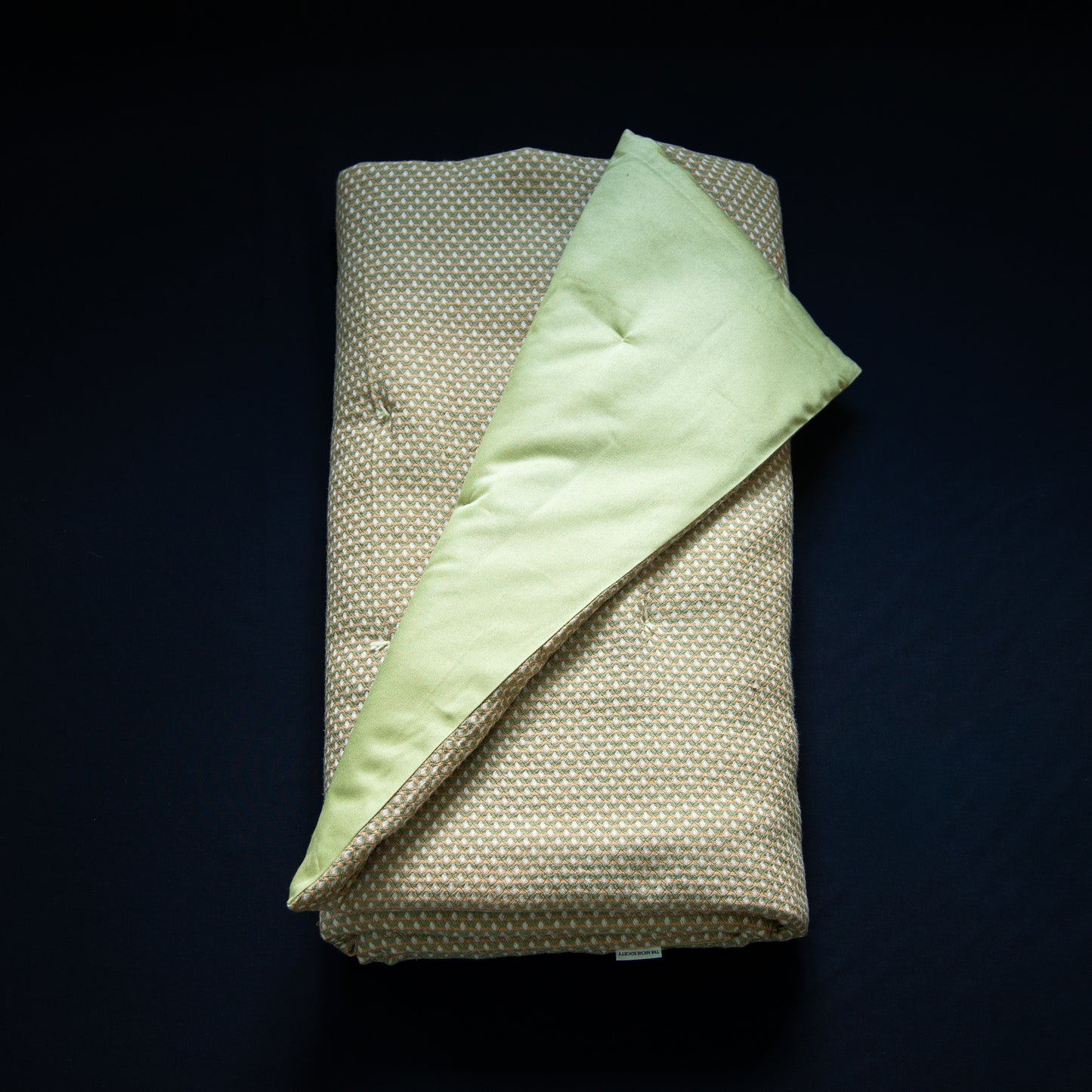 The Orangerie throw - King size reversible green