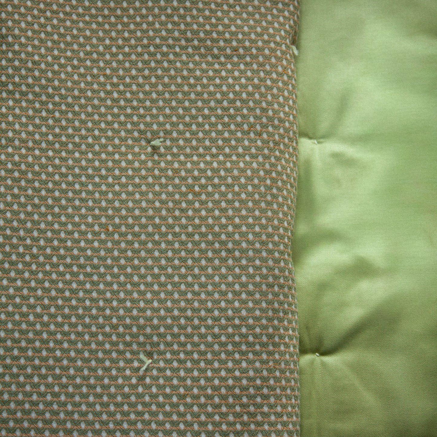 The Orangerie throw - King size reversible green