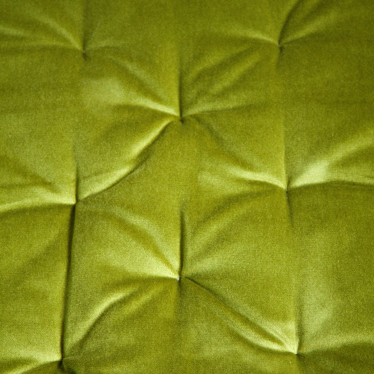 The Nursery mattress - Flower & Green velvet playmat