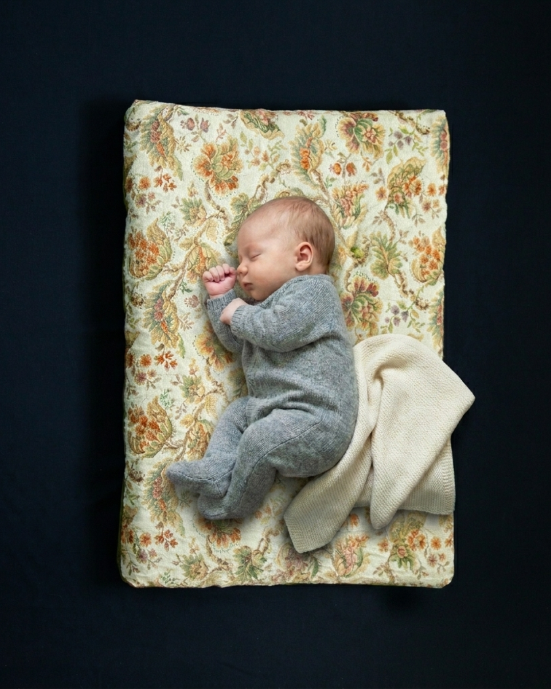 The Nursery mattress - Flower & Green velvet