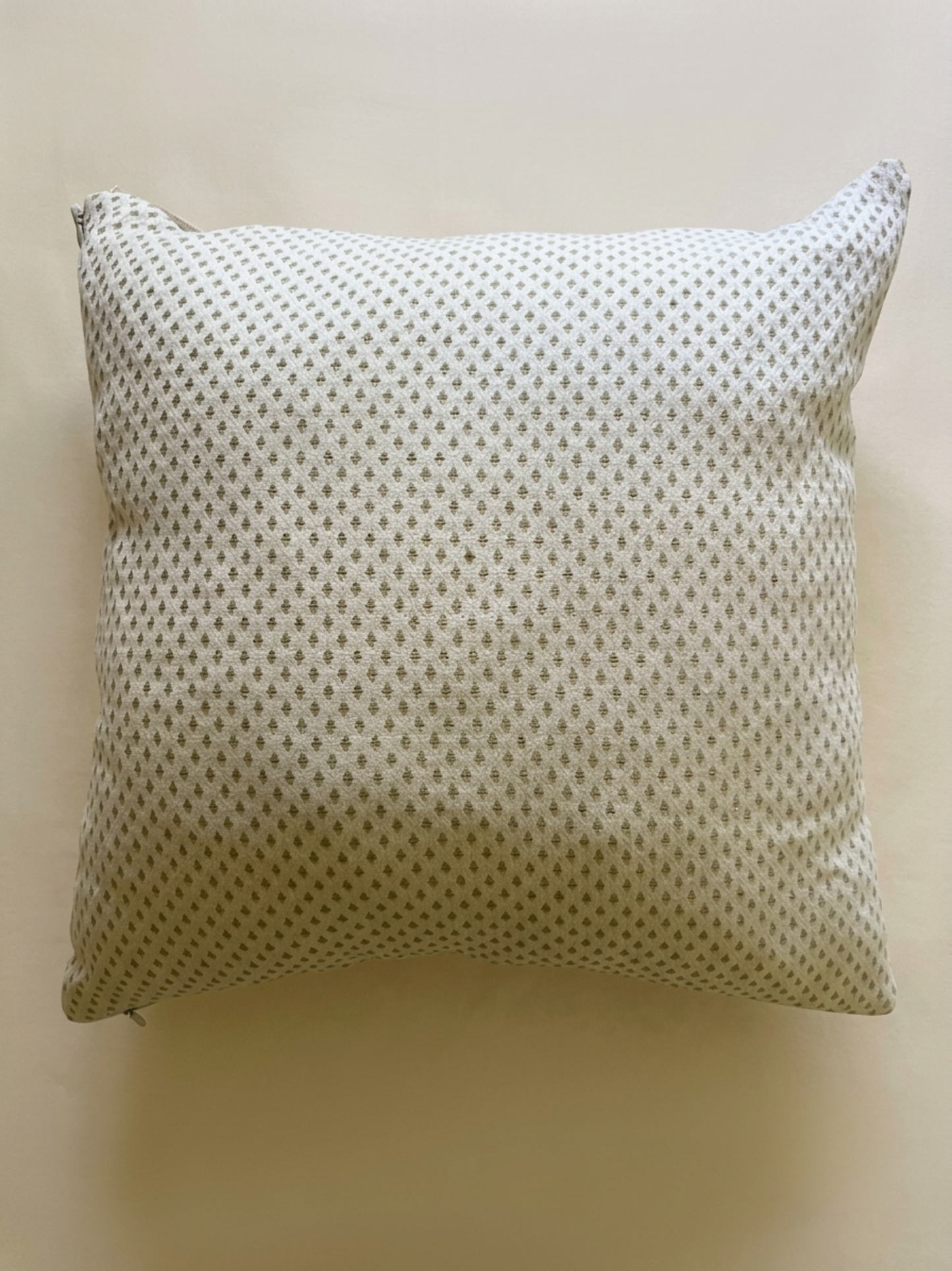Manor cushion - Green & White geometric pattern
